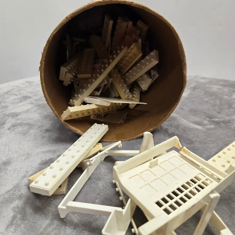 Vintage‎ American Plastic Bricks No 725 Halsam Playskool White Building Toy Set